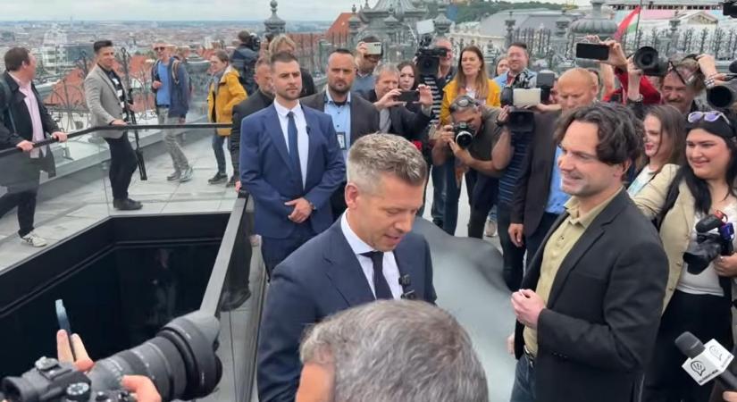 Havasi Bertalan Magyar Péternek: A gatyámnál fogva kilógathatsz a zászlórúdra