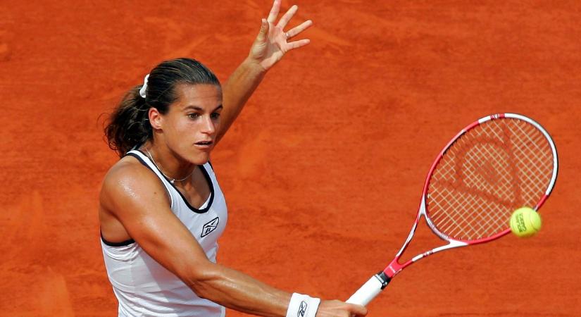 A sztárteniszezőnő Amélie Mauresmo elvált feleségétől, akit zaklatásért börtönre ítéltek