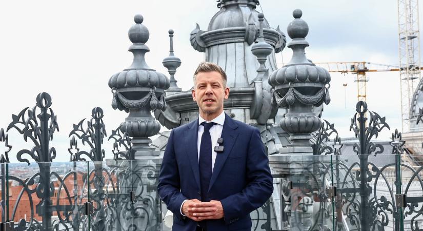 Kinyíltak a budavári luxusminisztériumok kapui: Orbán vaságyától a dubaji luxuson át Magyar Péter rocksztáros kivonulásáig – fotók