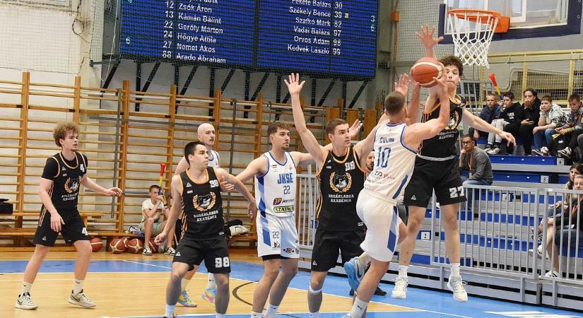 Győzelemmel zárta a bajnoki szezont a jászberényi kosárcsapat