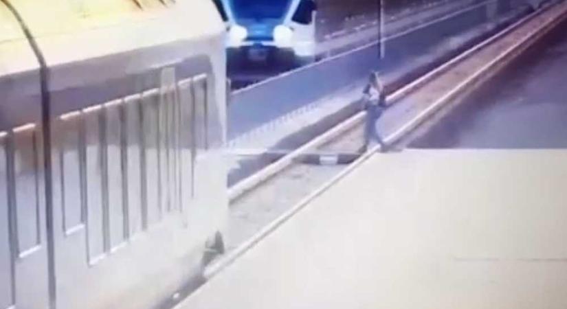Óbudai tragédia: videón, ahogyan halálra gázolja az egyetemista lányt a vonat