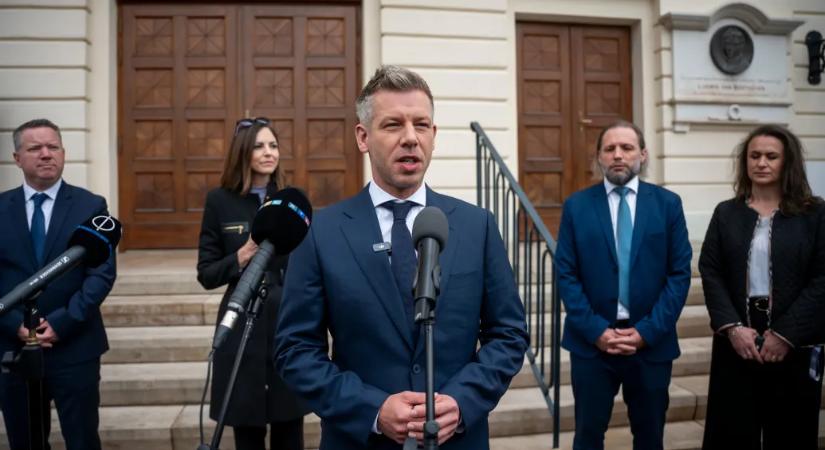 Magyar Péter elfogadja, hogy Orbán egy kárpátaljai gyermekotthonnak ajánlja fel a 38 millió forintos végkielégítését