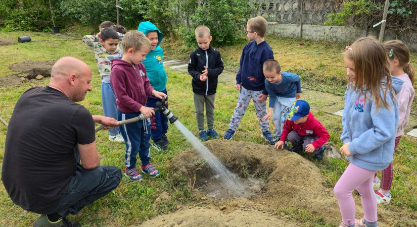 Harminc új fát ültettek Tokodon és Tokod-Üveggyárban