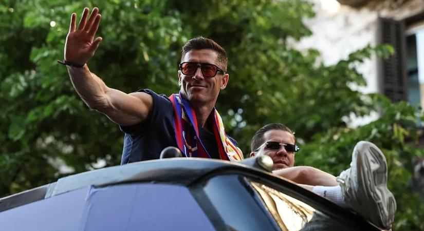 Robert Lewandowski az idény végén távozik a Barcelonától – hivatalos