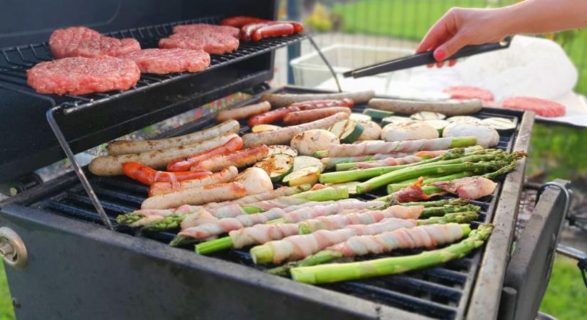 Dráma a családi grillezésen: súlyos égési sérüléseket szenvedett egy 10 éves kisfiú
