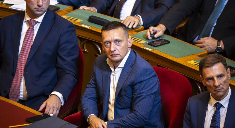 Búcsúajándék Rogántól: 50 milliárdos szerződés Balásyval, 30 milliárd baráti alapítványoknak