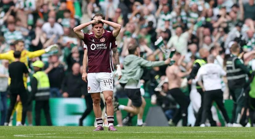 Halott a futballromantika? Hajrában szerzett gólokkal védte meg bajnoki címét a Celtic, elmaradt a Hearts csodatétele