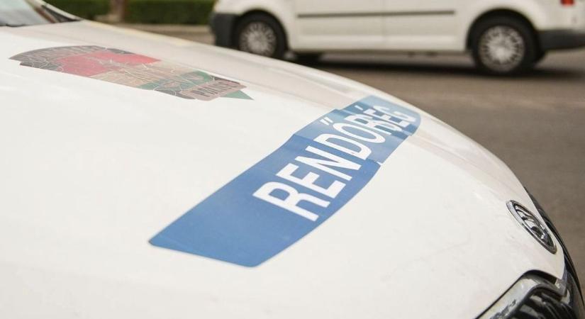 Megcsúszott, majd parkoló autóknak ütközött egy jármű a borsodi városban