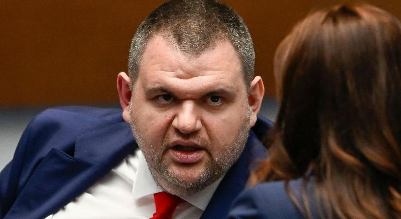 A bolgár politikai elit már megszabadulna a befolyásos oligarchától, de az nem adja olcsón a bőrét