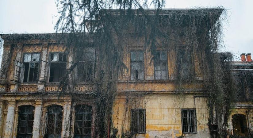 Vár állott, most kőhalom - Hátborzongatóan csodás képek az egykor szebb napokat is látott Széchenyi kastélyról