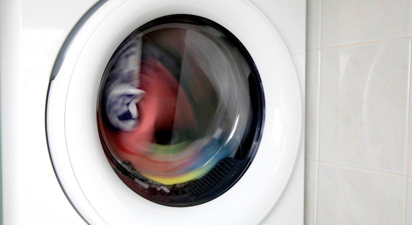 Kiderült, miért nem szabad azonnal felvenni az új ruhákat