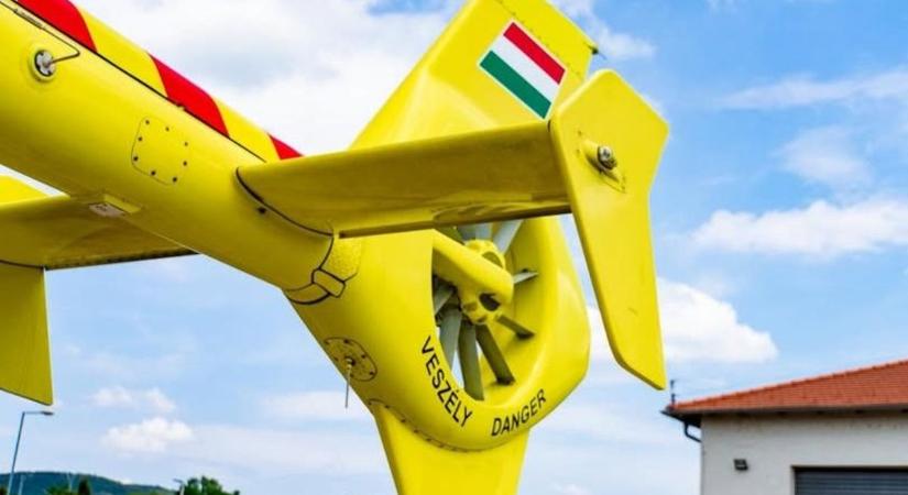 Tragédia a családi grillezésen: súlyosan megégett egy kisfiú, mentőhelikopter vitte kórházba