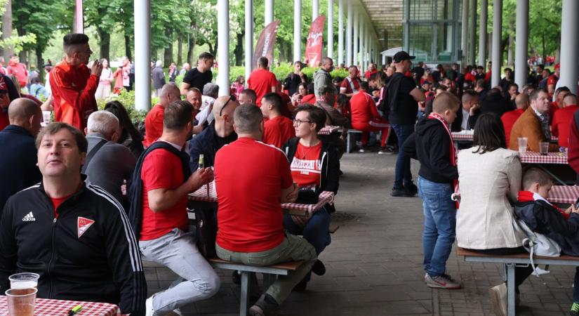 Sorsdöntő mérkőzés Debrecenben, így hangoltak a szurkolók Loki és az Újpest rangadójára - fotó, videó!