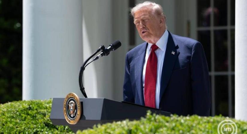 Donald Trump akár belpolitikai következmények árán is el akarja érni célját Iránban