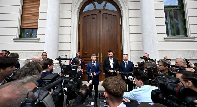 Kamerák előtt bontottak kordont – így folytatódik Magyar Péter médiakormányzása