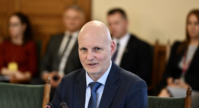 Tanács Zoltán elmagyarázta, miért mondja fel a támogatói szerződést Krausz Ferenc alapítványával a kormány