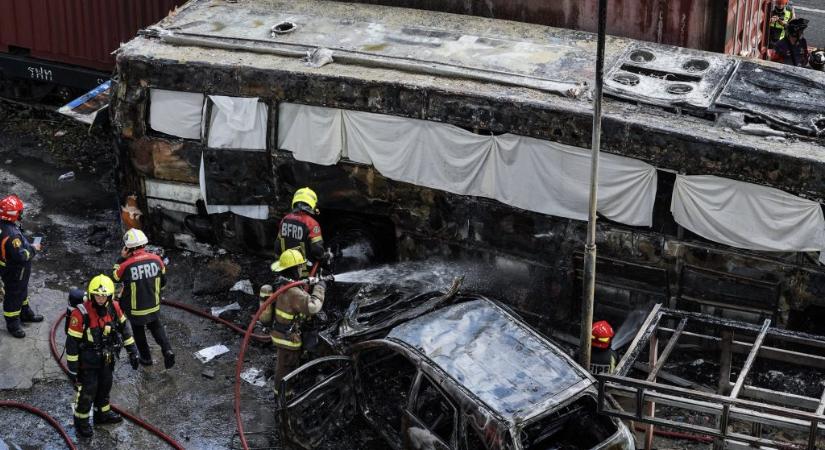 Buszba csapódott egy tehervonat Bangkokban, több halálos áldozat is van