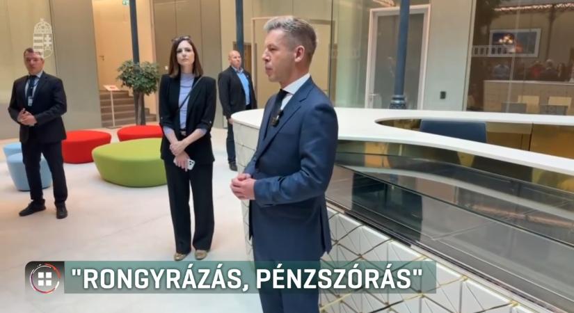 “Rongyrázás, döbbenet” – Megnyitották a nyilvánosság előtt Orbán Viktor egykori hivatalát