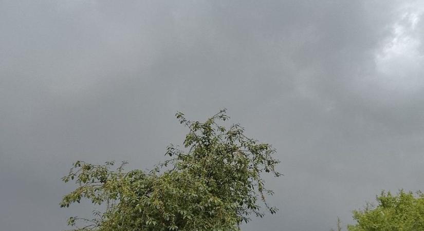 Ideért a vihar: jég esik Nyíregyházán (fotók, videó)