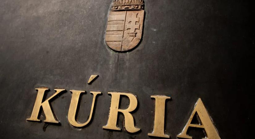 Magyar Péter szerint a Kúriába szivarszobát, elnöki lakosztályt, és márványt rendeltek, a bíróság szerint ez nem így van