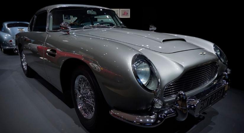 Óriási bejelentés érkezett az új James Bond filmekről