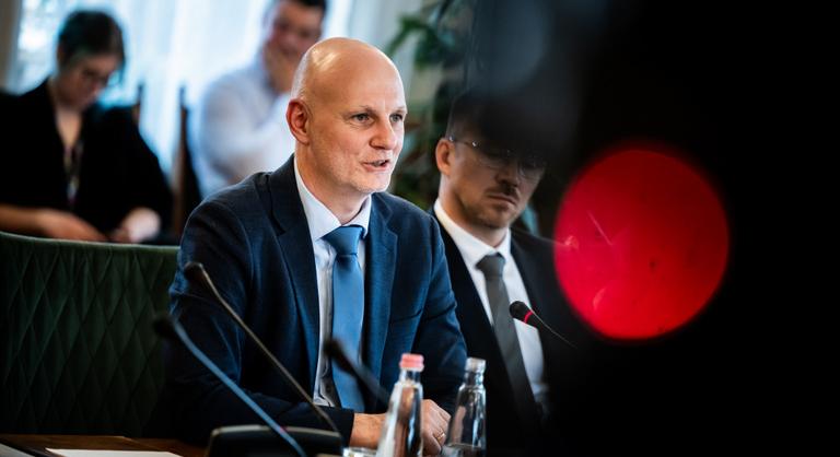 Tanács Zoltán elmagyarázta, miért bontják fel a Krausz Ferenc alapítványával kötött szerződést