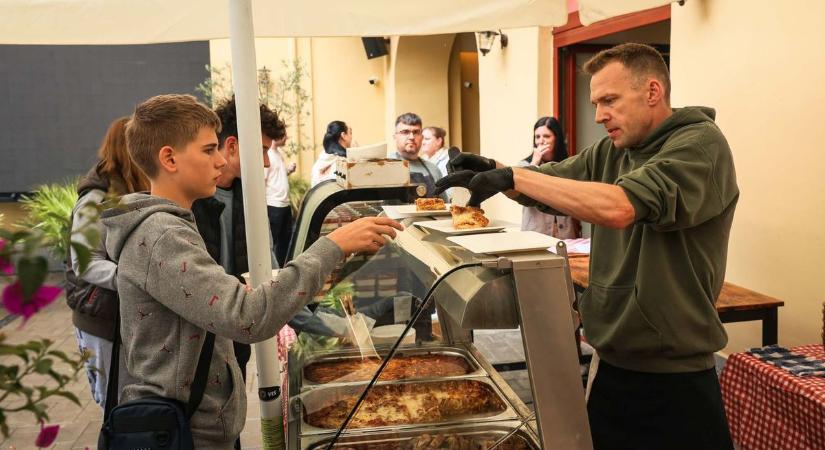 Nápoly beköltözött Egerbe: nagy sikert aratott a Piazza Culinaria  Fotók és videó