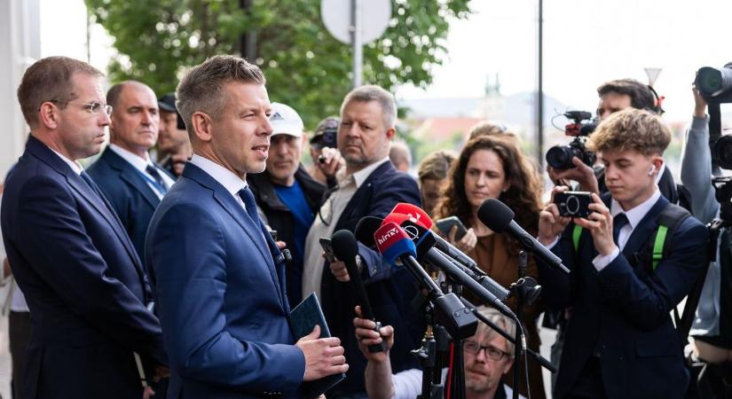 Se Magyar Péter, se a fideszes miniszterek nem mutattak semmiféle méltóságot