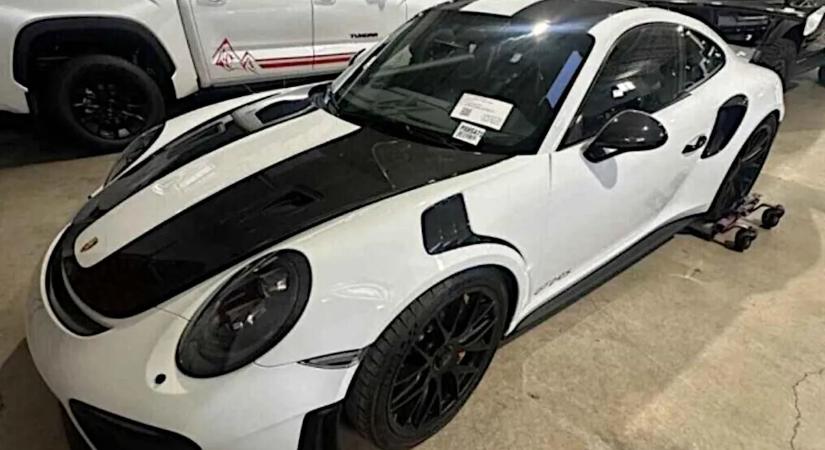 Nincs forgalmi, nem működik, mégis 220 milliót ért meg valakinek ez a Porsche