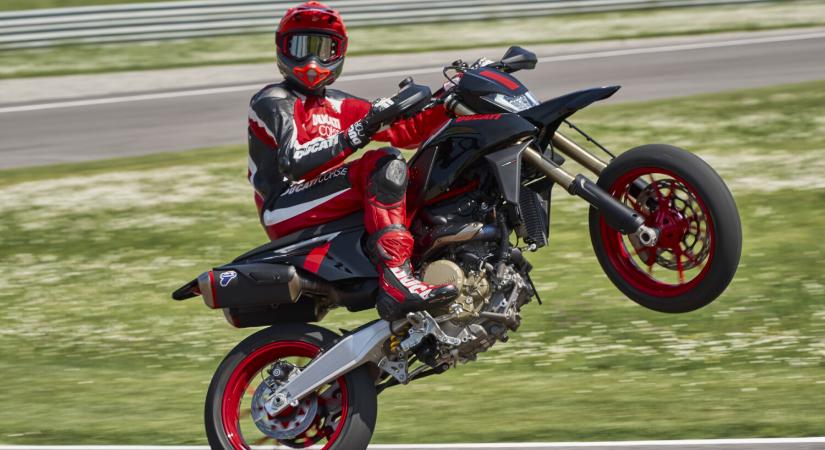 Ducati bemutatta új supermotóját, a Ducati Hypermotard 698 Mono Nera modellt