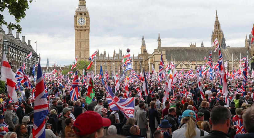 Szélsőjobbos és palesztinpárti tüntetések voltak egyidőben Londonban