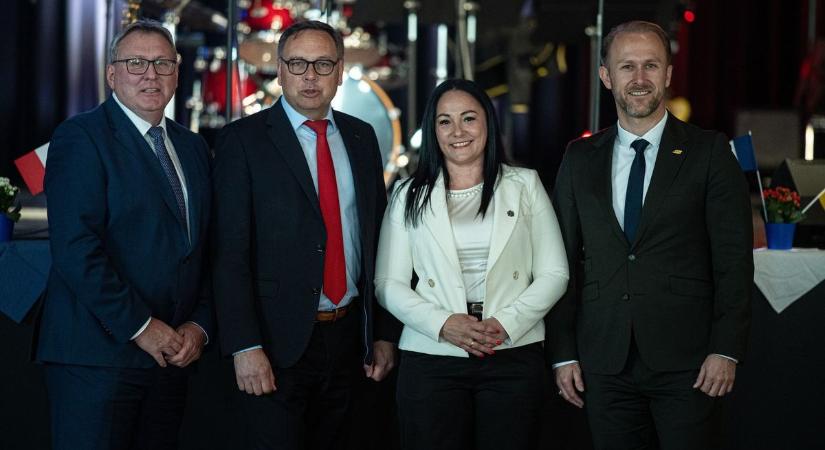 Sinsheimbe látogattak a barcsi városvezetők, hatalmas volt az ünneplés