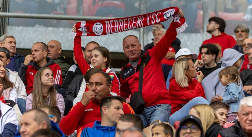 Aki nem volt ott, bánhatja: így szurkoltatok a DVSC meccsén – fotókkal