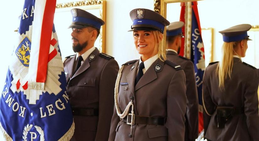 Összeesett a fürdőszobában a fiatal rendőrnő, 9 éves fia lélekjelenléte mentette meg az életét