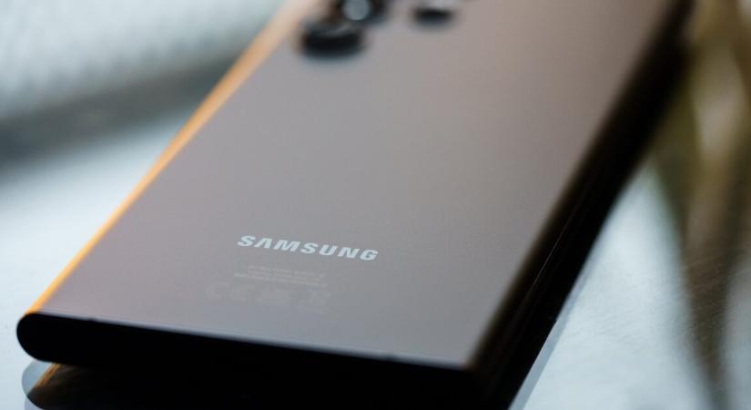Óránként akár 1 százalékot is merülhet a Samsung telefonod, ha így használod