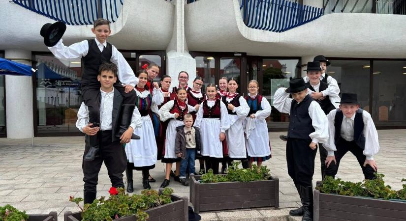 Beérett a rengeteg munka: arany minősítést hozott haza a Kiscsászta Néptáncegyüttes