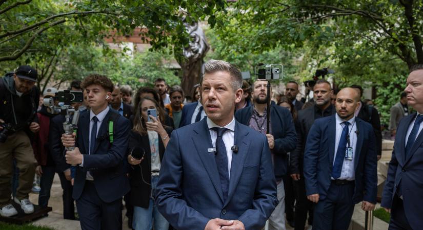 Kormányalakítás: heves vita alakult ki a fizetések körül; Magyar Péter a Kúria elnökét is menesztené