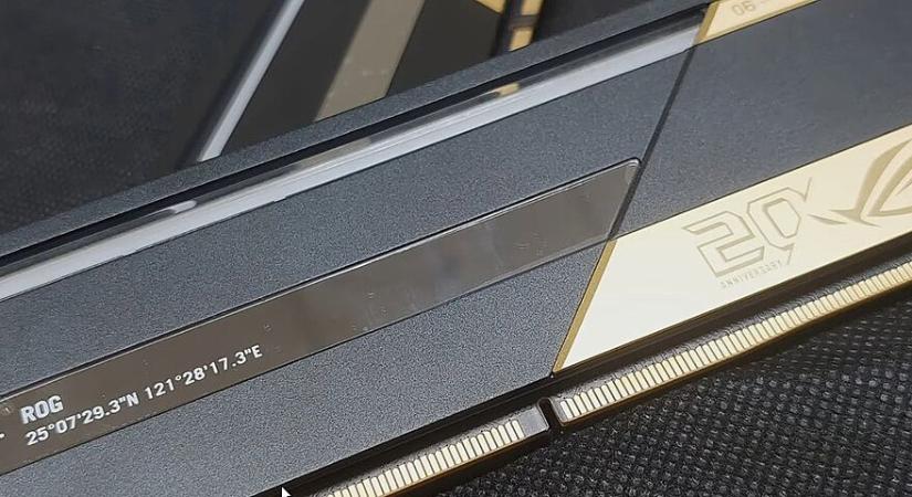 Saját memóriát adott ki az ASUS - mindjárt egy nagyon durva méretű kit-et