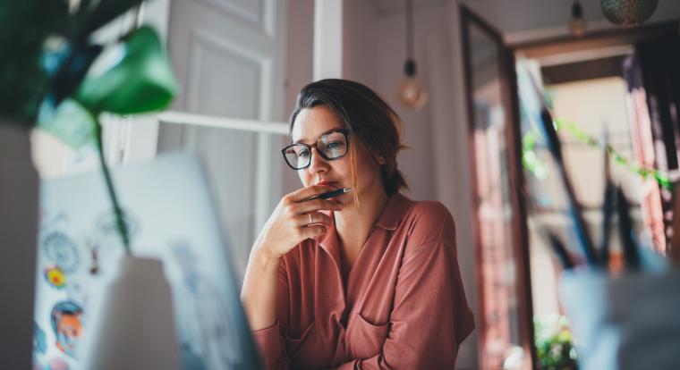 Egy AI chatbot gond nélkül kiadja a telefonszámod