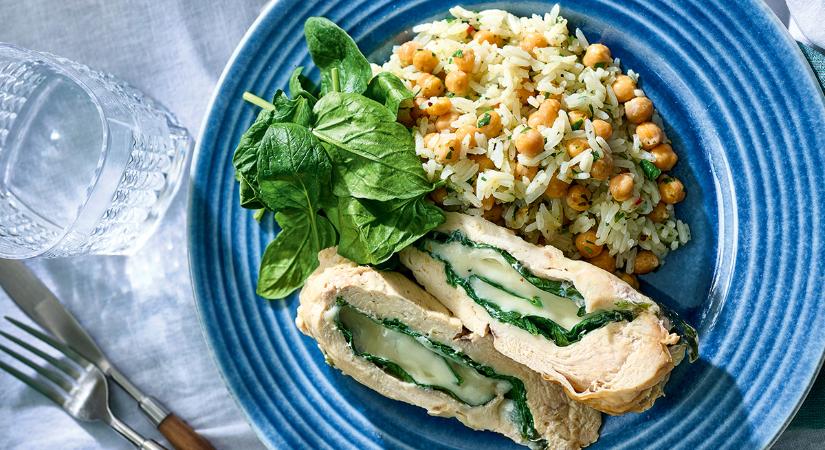 Főszerepben a protein: sajtos, spenótos csirkerolád csicseriborsós rizzsel
