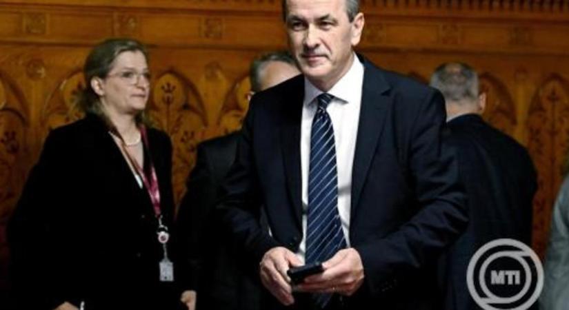 Hegedűs Zsolt: a betegbiztonság ott kezdődik, hogy van elég szakdolgozó a beteg mellett
