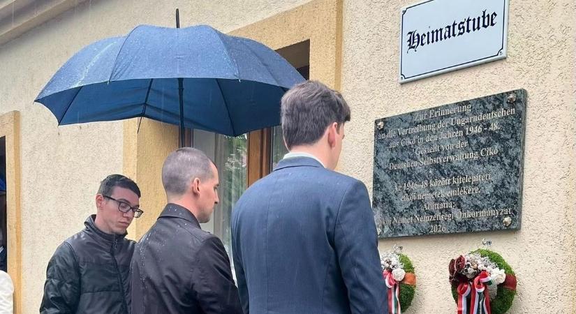 A kitelepítettek emlékműve előtt hajtottak fejet az országgyűlési képviselők