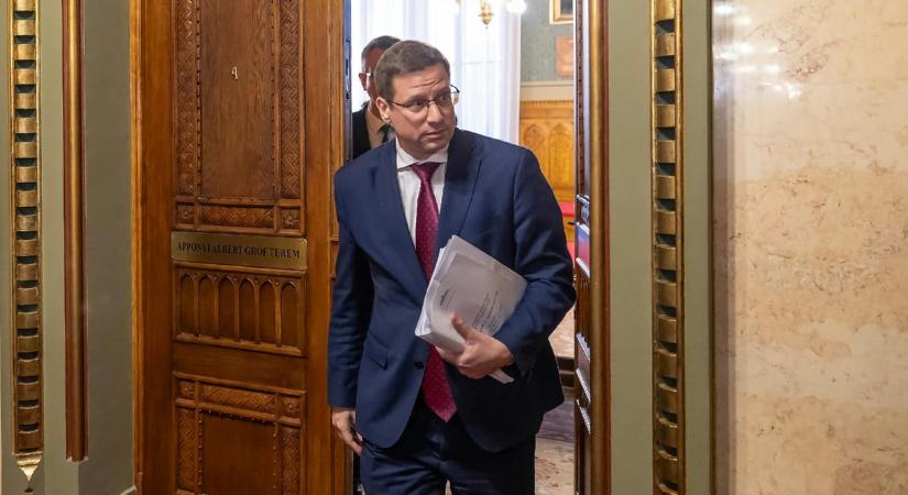Gulyás Gergely kiakadt: Magyar Péter „alkotmánysértő kísérletet” folytat a bíróságok befolyásolására