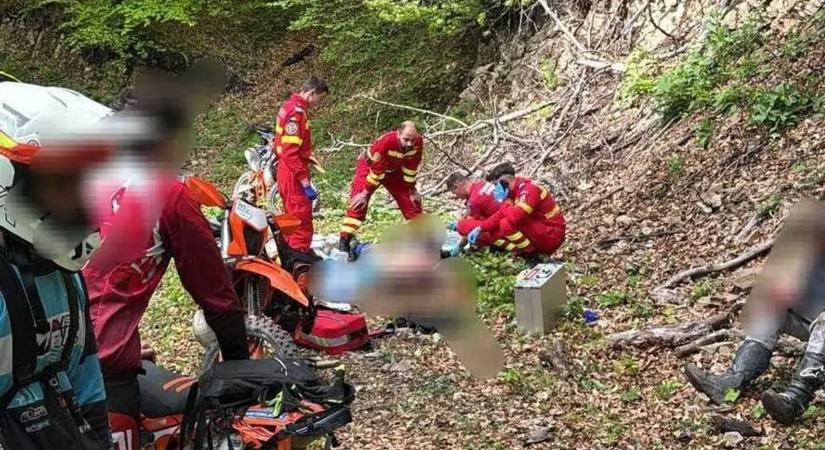 Iszonyú tragédia történt, szakadékba zuhant egy 19 éves terepmotoros