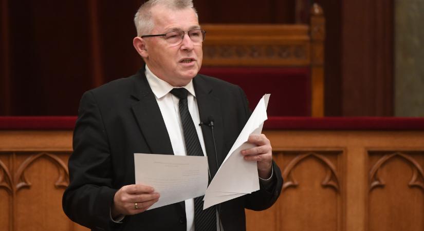 Romos épület van a székhelyén a korábbi fideszes országgyűlési képviselőhöz köthető cégnek, 40 millió forint NKA pénzzel dobták meg a választás előtt