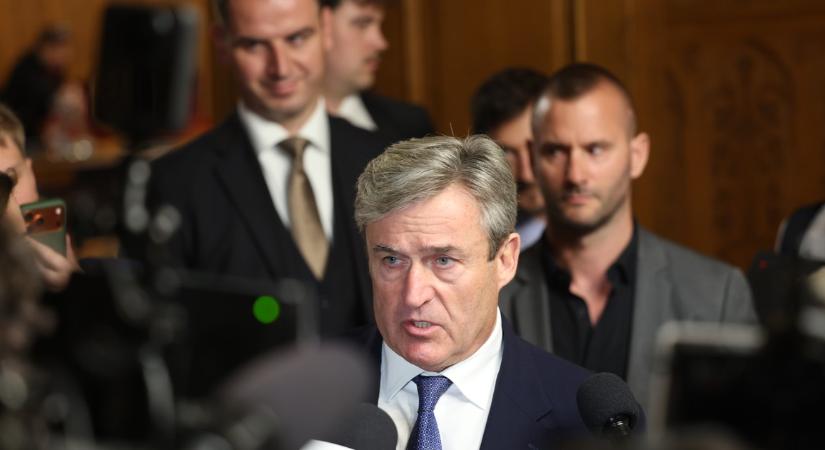 Kapitány István és ritkán látott felesége - mindenki erről a fotóról beszél