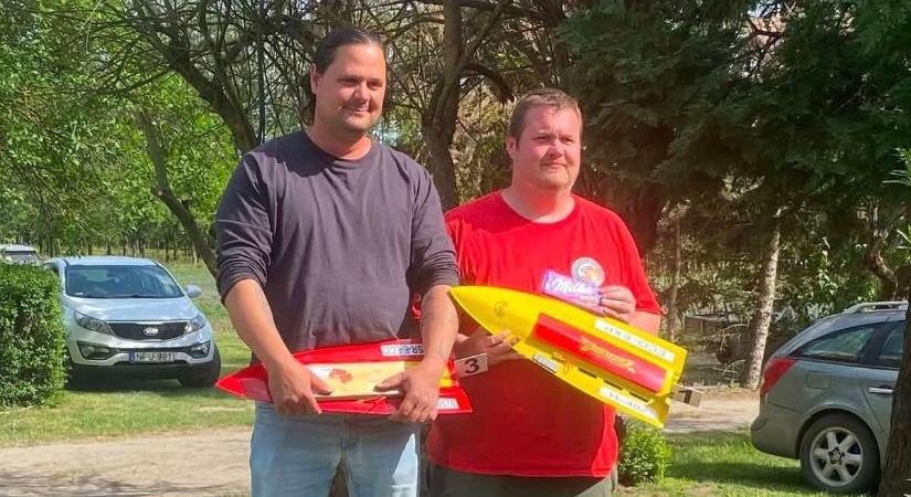 Egymás után döntötték meg a sebességrekordokat a kaposvári modellezőcsapat versenyzői