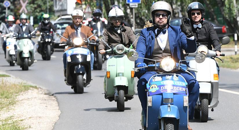 Stílusos motorosok vonultak Debrecenben