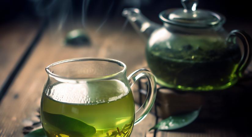 Fekete limonádé hódít a fogyókúrázók között: sokan erre esküsznek a cukros üdítők helyett