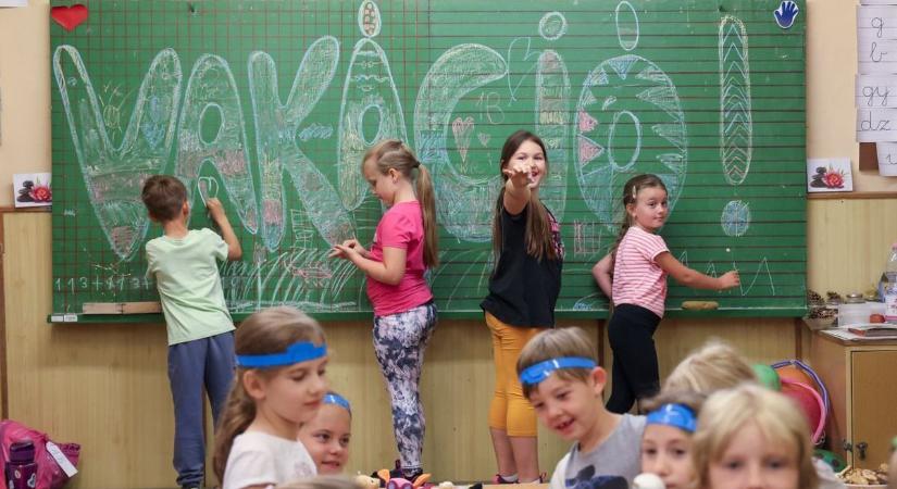 Itt a visszaszámlálás: egyre közelebb a nyári szünet, erre készülhetnek a családok